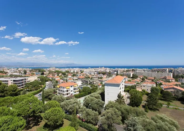 Luxury Vintage Rooftop Apartment